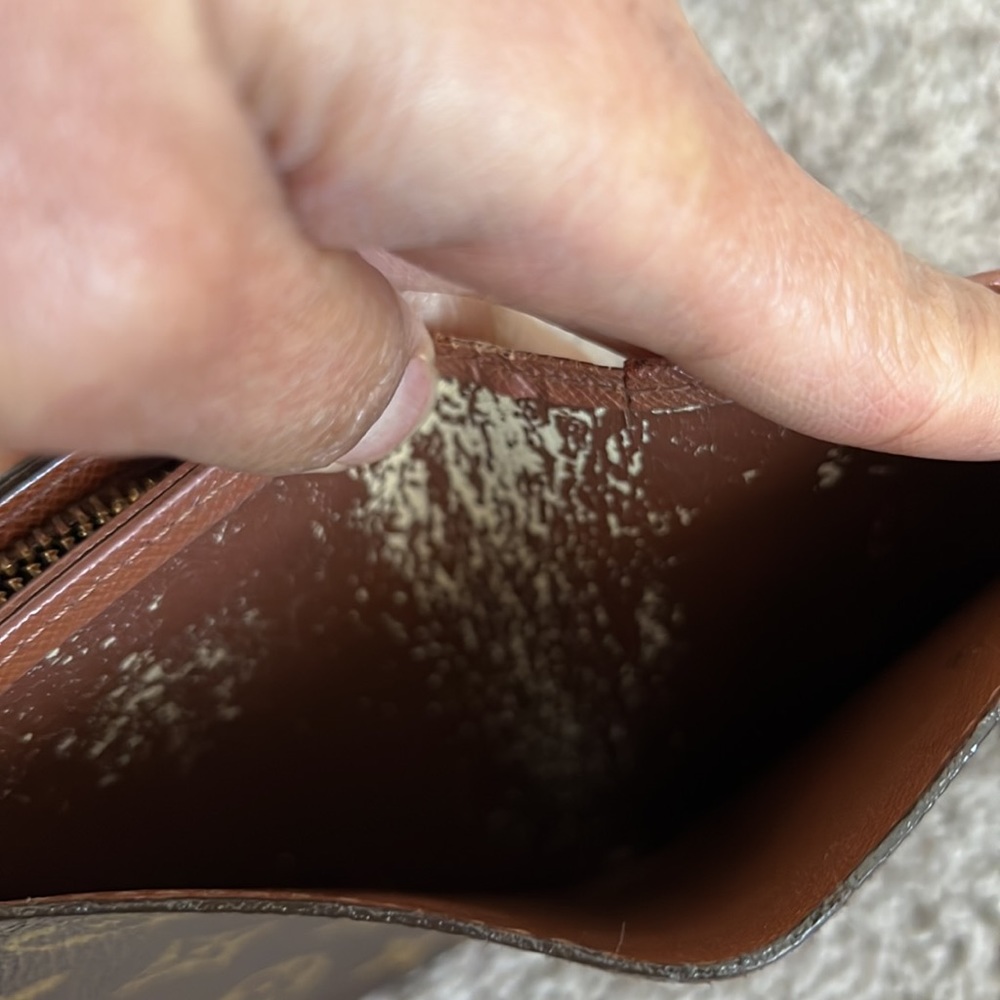 Wallets - Picture 16 of 16